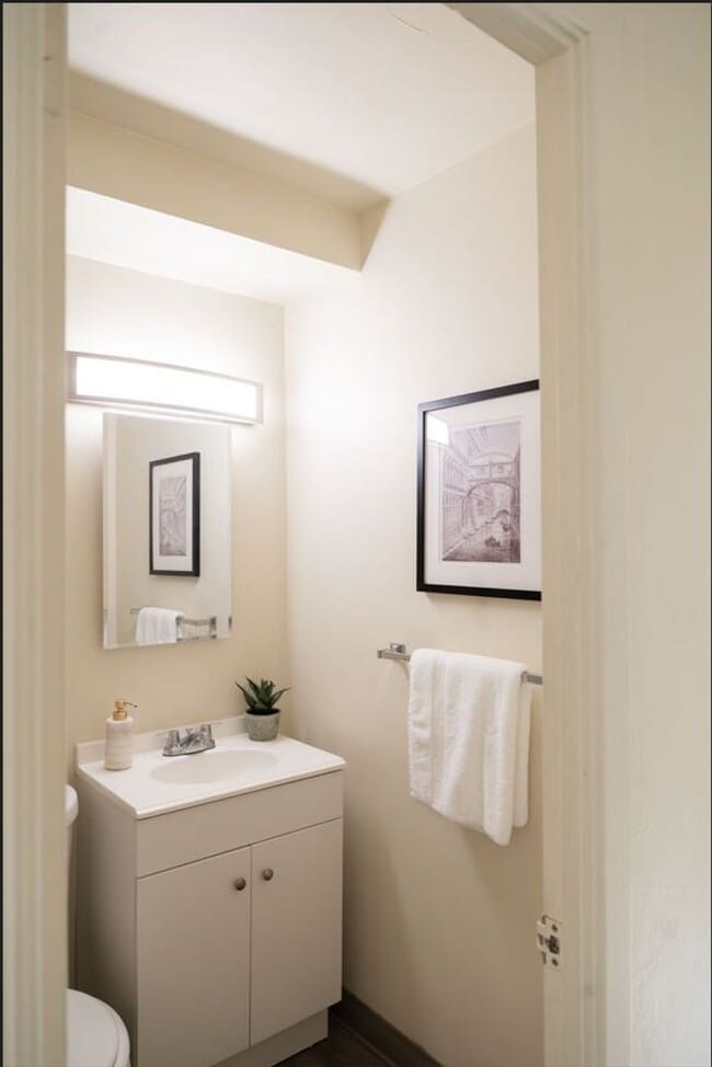 Photo - Eugene Manor Apartments
