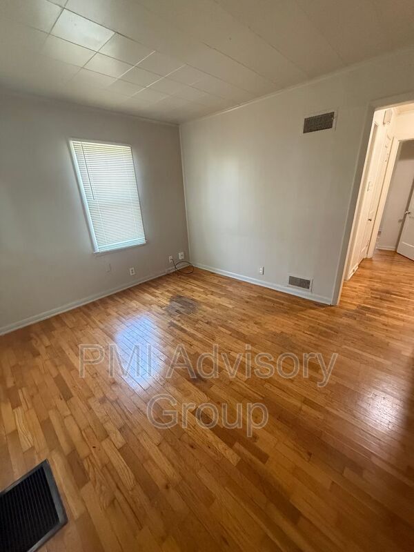 Photo - 2632 SE Adams St