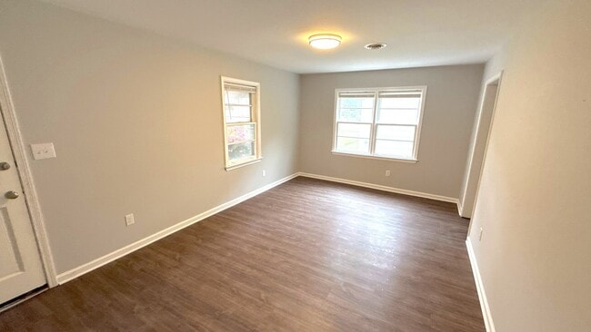 Photo - 1640 Russwood Rd