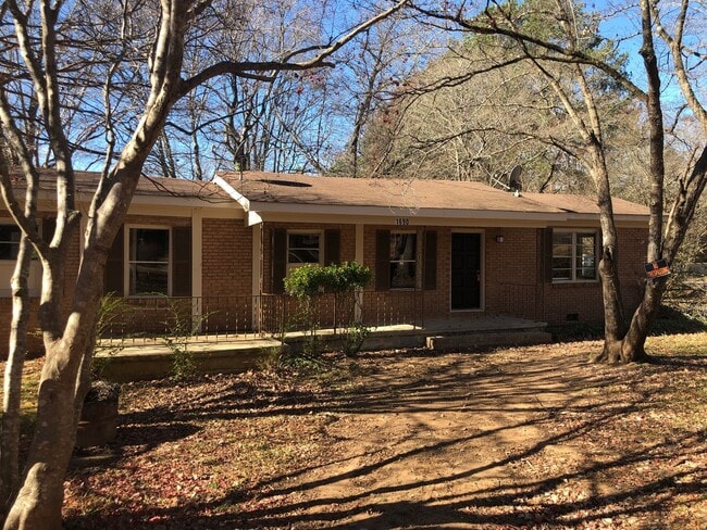 Building Photo - Newly remodeled home is located in Lancaster, SC 29720.