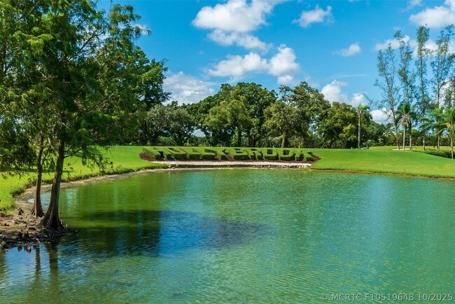 411 S Hollybrook Dr Unit 109