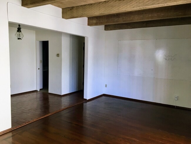 Photo - 2342 Hilgard Ave Unidad 2342