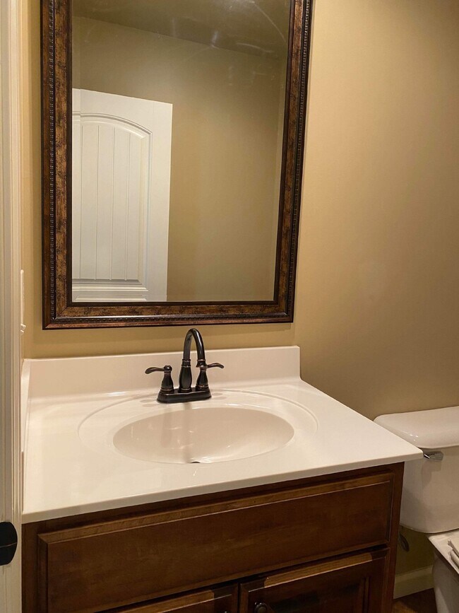 Charming 3 Bedroom Home with 2 Full Baths Apartment Jonesboro, AR