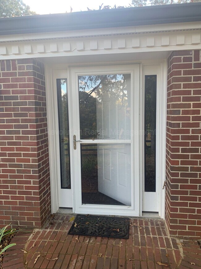 Photo - 8373 Brewer Rd