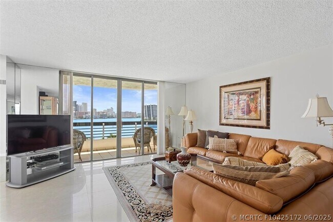 Photo - 3530 Mystic Pointe Dr Unit 910