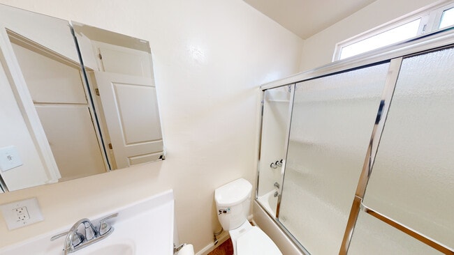 Photo - 939 E 111th Dr