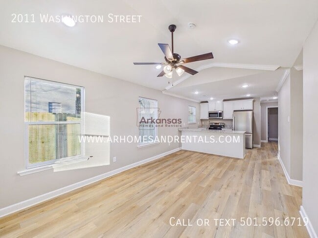 Photo - 2011 Washington St