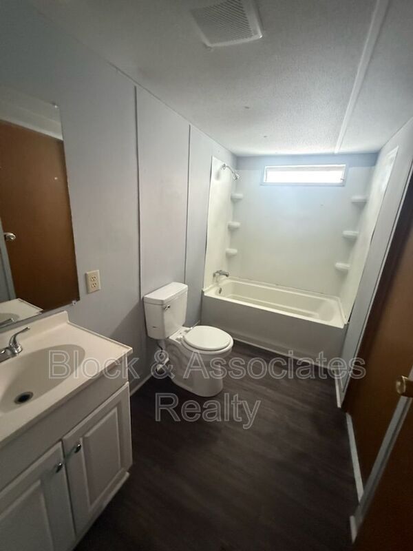 Photo - 127 W Strider St
