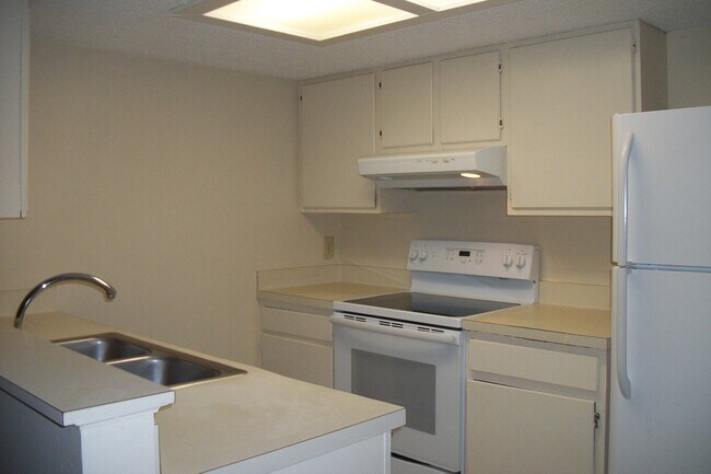 Photo - 2/2 Townhome Located Near NAS Jax