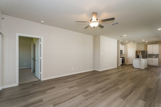 Photo - 831 Wisteria Ln