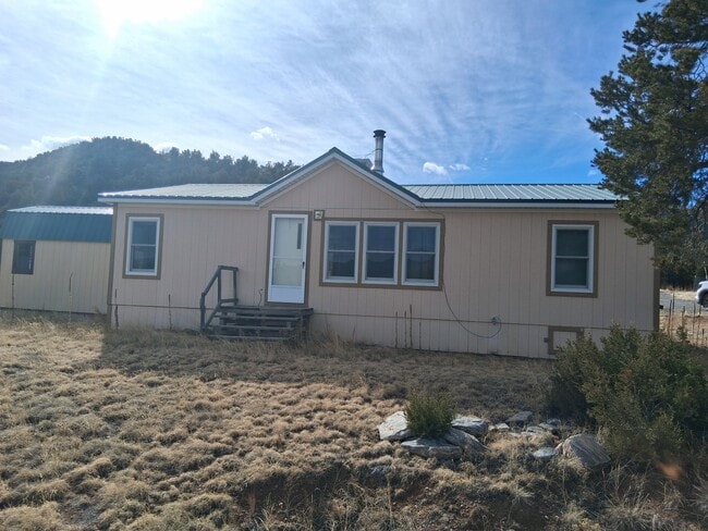 Building Photo - 1901 Meadowdale Ln