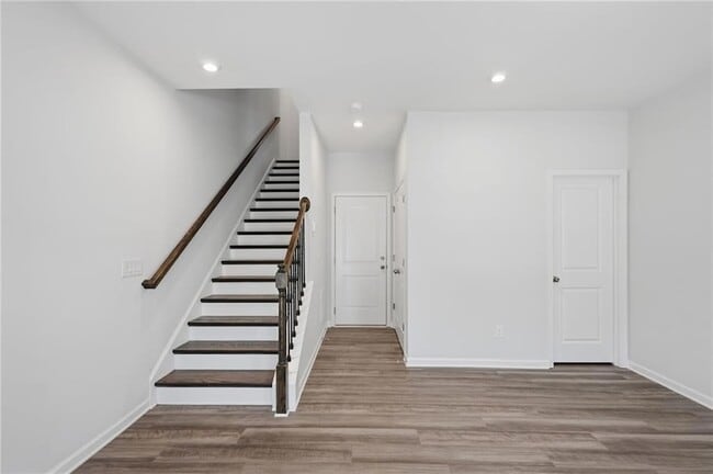 Photo - 1422 Creekside Cir NW