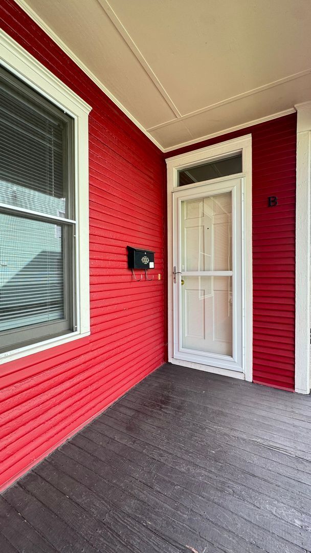 Photo - 911 Campbell Ave SW Unit 3 Bed/1 Bath Apartment