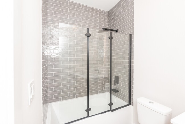 Photo - 1907 S Racine Ave Unit 2