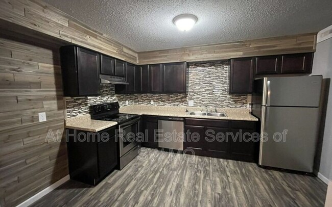 Photo - 712 E Sunshine St Condo Unit B16