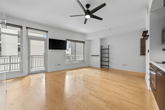 Photo - 603 Davis St Unit 710