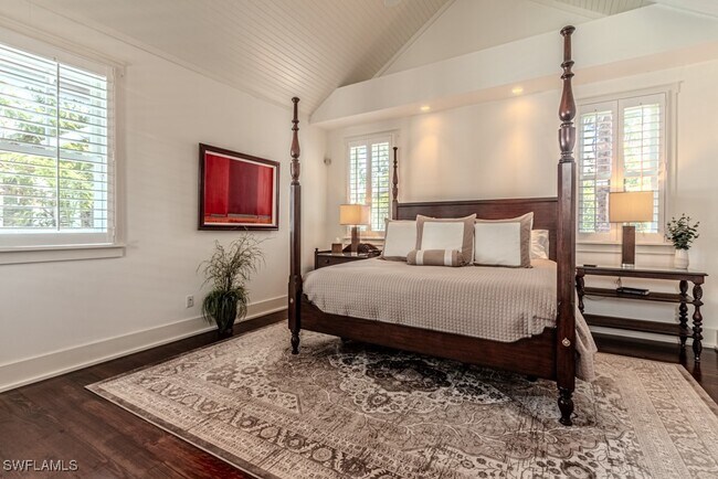 Photo - 245 Broad Ave S