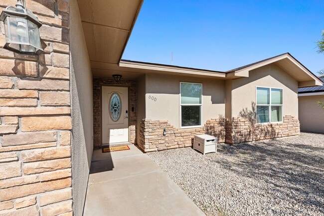 Photo - Conveniently located 3 Bedroom with 2 Car Garage