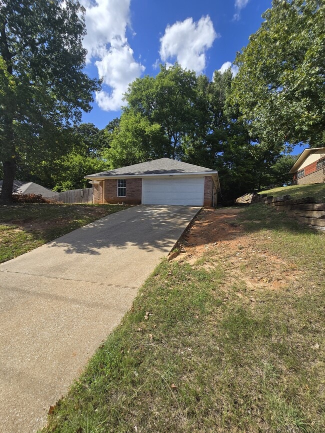 Building Photo - 2800 McDonald Rd