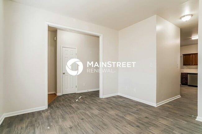 Photo - 4 Bedroom Pet-Friendly Home in KNIGHTDALE, NC with Main Street Renewal