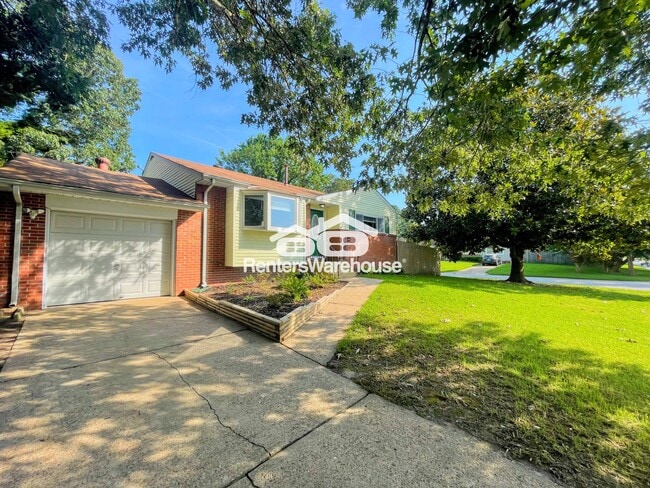 Photo - 4960 Clover St