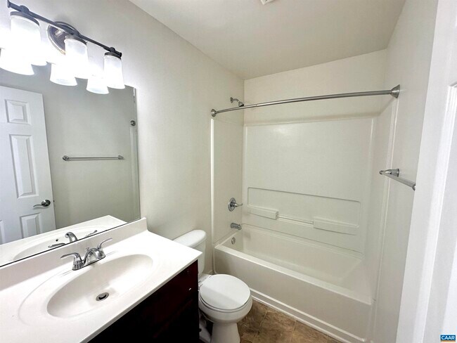 Photo - 845 Fountain Ct Unit F