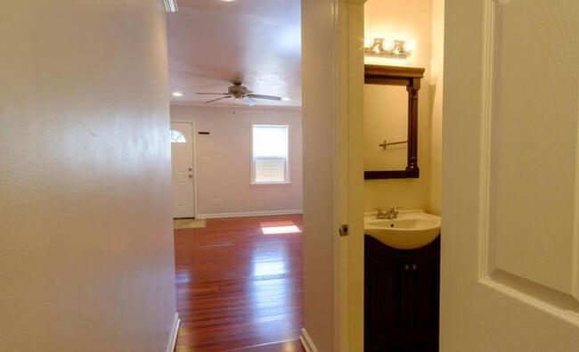 Photo - 2028 E Fayette St