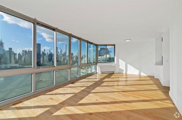 Building Photo - 1 bedroom in Long Island City NY 11109 Unit 9K Rental