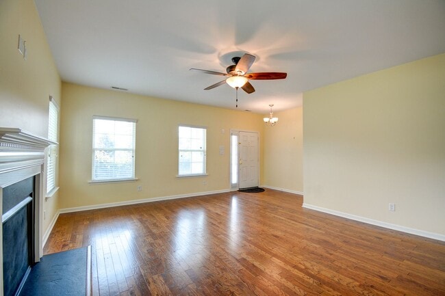 Photo - Gorgeous 5 Bedroom Home in Neighborhoods of Holly Ridge