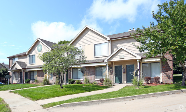 Building Photo - Meadow Chase Apartments