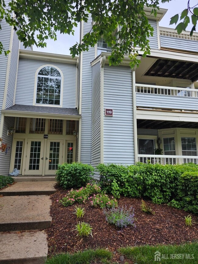 Building Photo - 119 Commonwealth Ct Unit 11