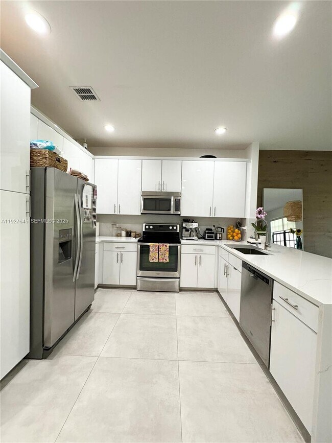 Photo - 13017 Riverwalk Cir S