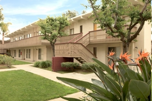 Building Photo - Valle at Fairway