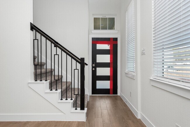 Photo - 120 Red Cascade Trl