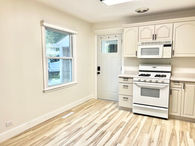 Photo - 48 S Seebert St