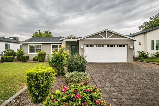 Building Photo - 4232 North 19th Pl