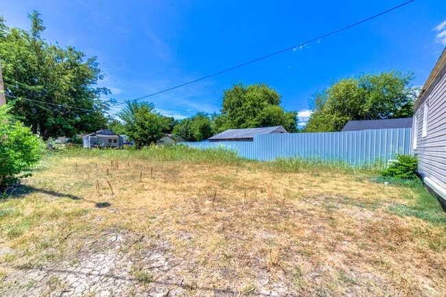 Photo - COMING SOON! Newly Renovated 2 Bed / 1 Bath house! Apply today!