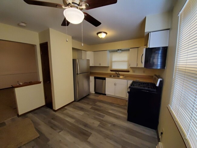 Photo - Spacious 3 Bedrooms 2 Baths Townhome Available