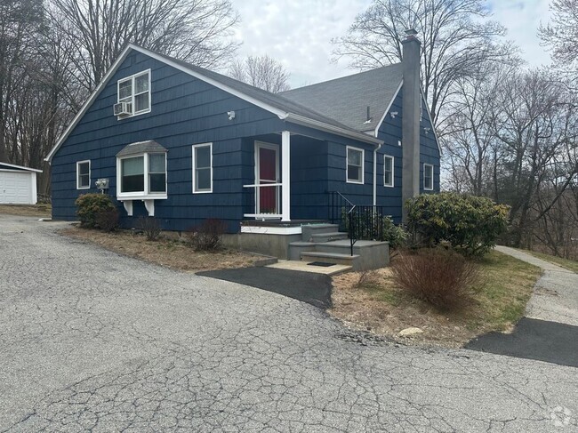 Building Photo - 3983 Old Crompond Rd Rental