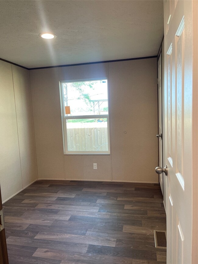 Photo - 8114 McHard Rd