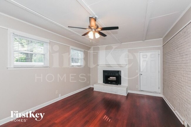 Photo - 120 Keowee Cir
