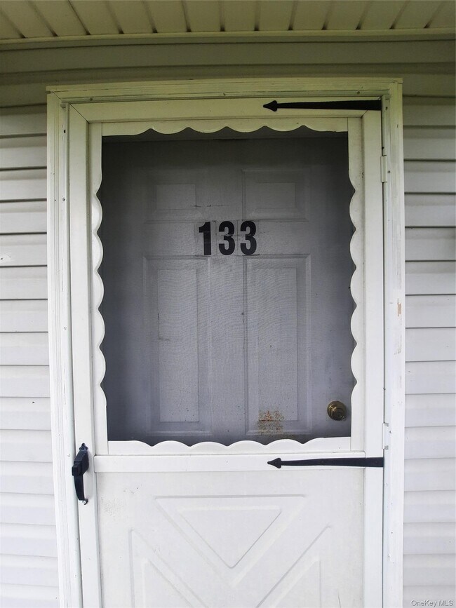 Photo - 131 Ridgebury Rd