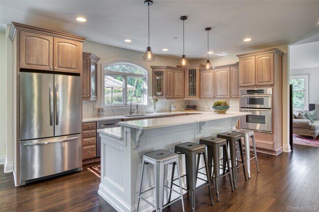 Photo - 2055 Grandview Dr