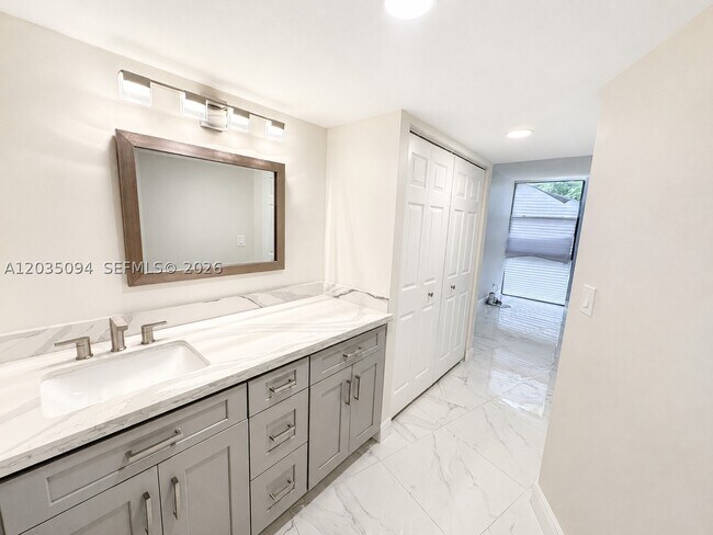 Photo - 3301 N Country Club Dr Unit 305