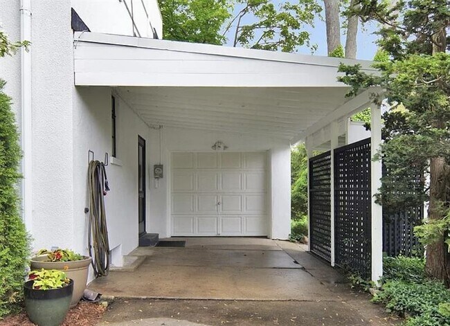 Photo - Exquisite Grand Homes