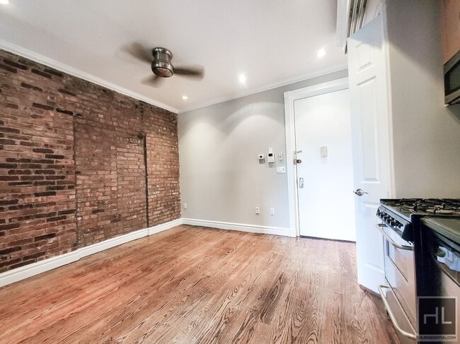 East 1st Street - East 1st Street Apartment Unit 4R