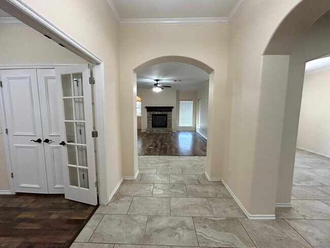 Photo - Elegant Living in the Heart of OKC – Impec...