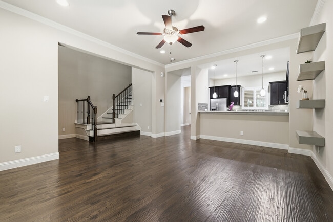 Photo - 4229 Broadway Ave