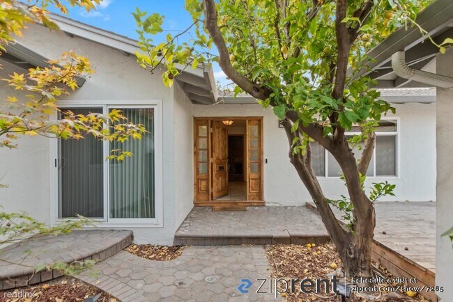 Photo - 4 br, 2.5 bath House - 1349 Thunderbird Av...