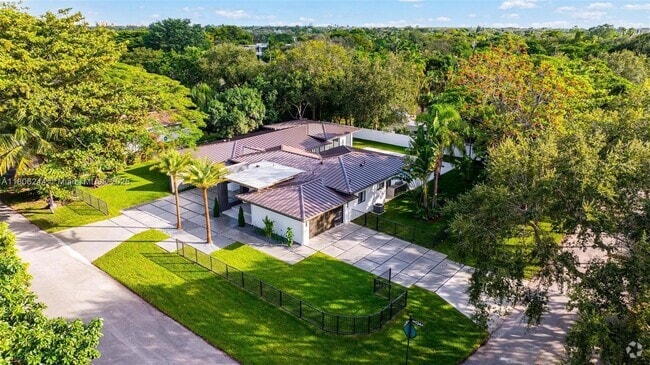 Building Photo - 7530 SW 134th St Rental